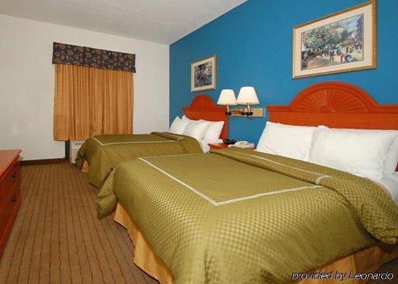Red Roof Inn Plus+ & Suites Chattanooga - Downtown Quarto foto